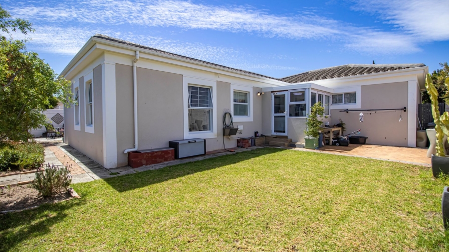 3 Bedroom Property for Sale in Heritage Park Western Cape